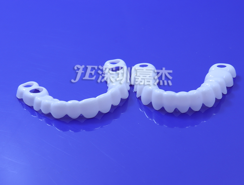 硅膠牙套適合使用的年齡段在什么位置？